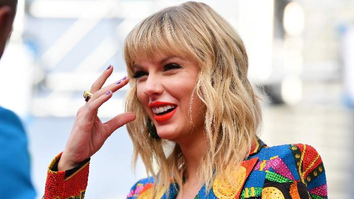 Swift Surprises: Exclusive Bonus Track Revealed on Tangerine '1989'